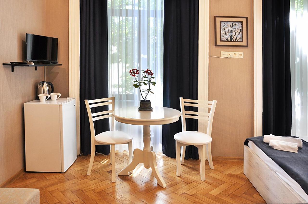 Hb Apartments Mari Brose Tbilisi ภายนอก รูปภาพ