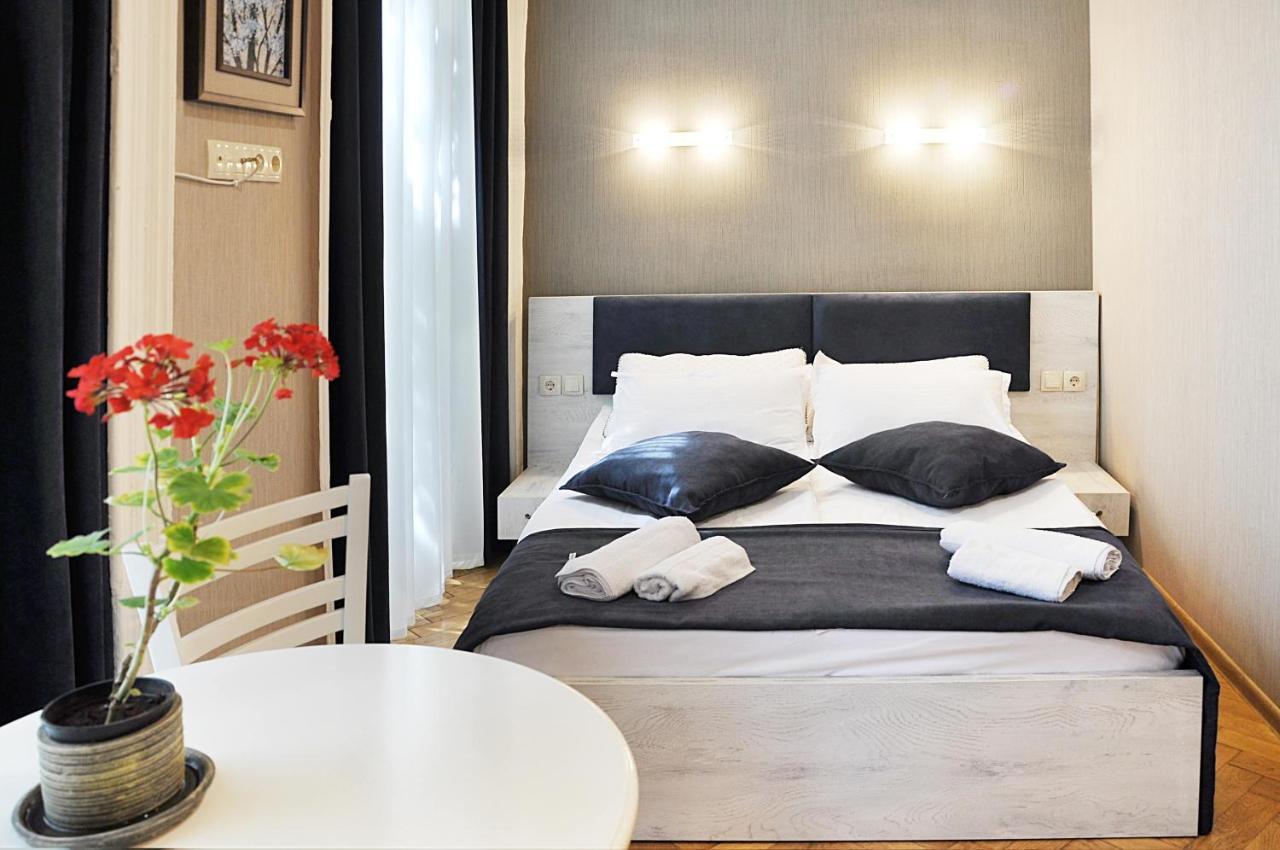 Hb Apartments Mari Brose Tbilisi ภายนอก รูปภาพ