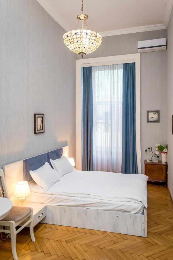 Hb Apartments Mari Brose Tbilisi ภายนอก รูปภาพ