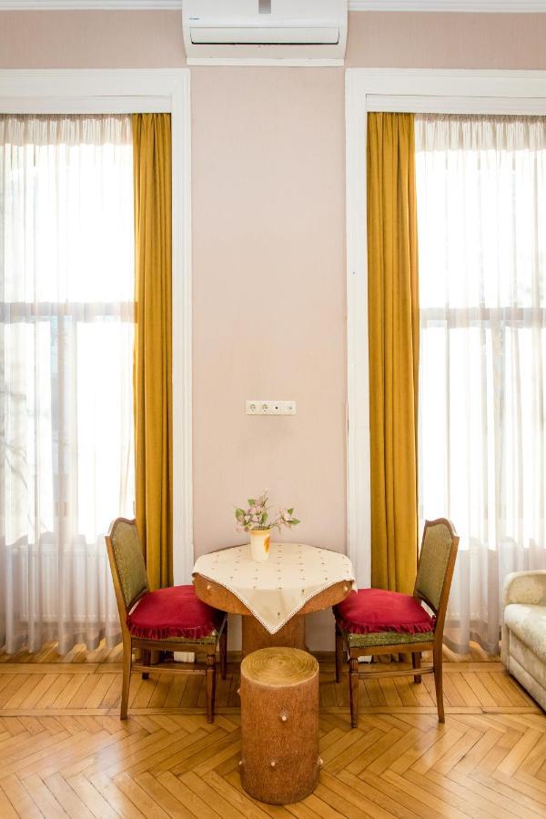 Hb Apartments Mari Brose Tbilisi ภายนอก รูปภาพ