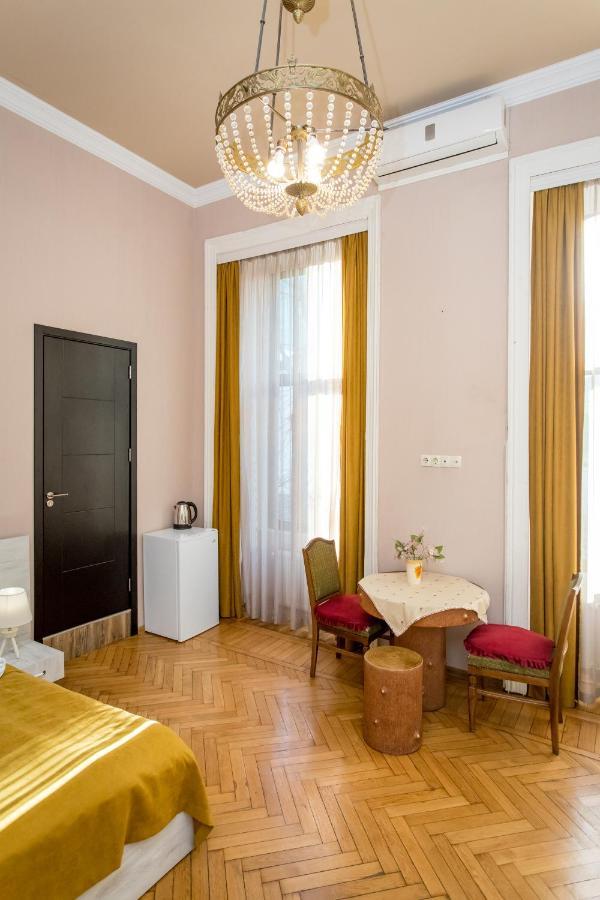 Hb Apartments Mari Brose Tbilisi ภายนอก รูปภาพ