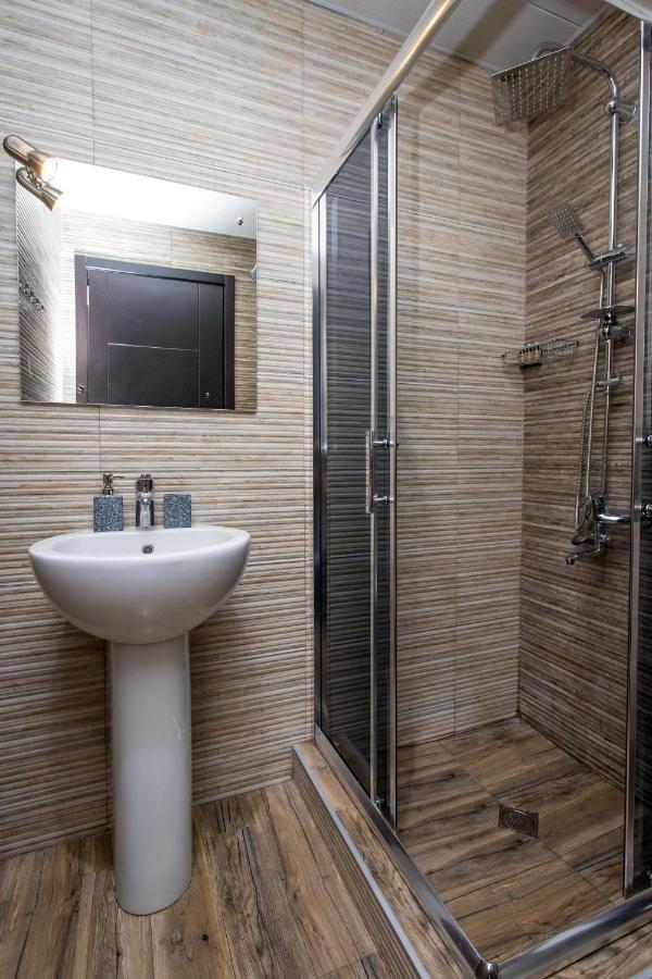 Hb Apartments Mari Brose Tbilisi ภายนอก รูปภาพ