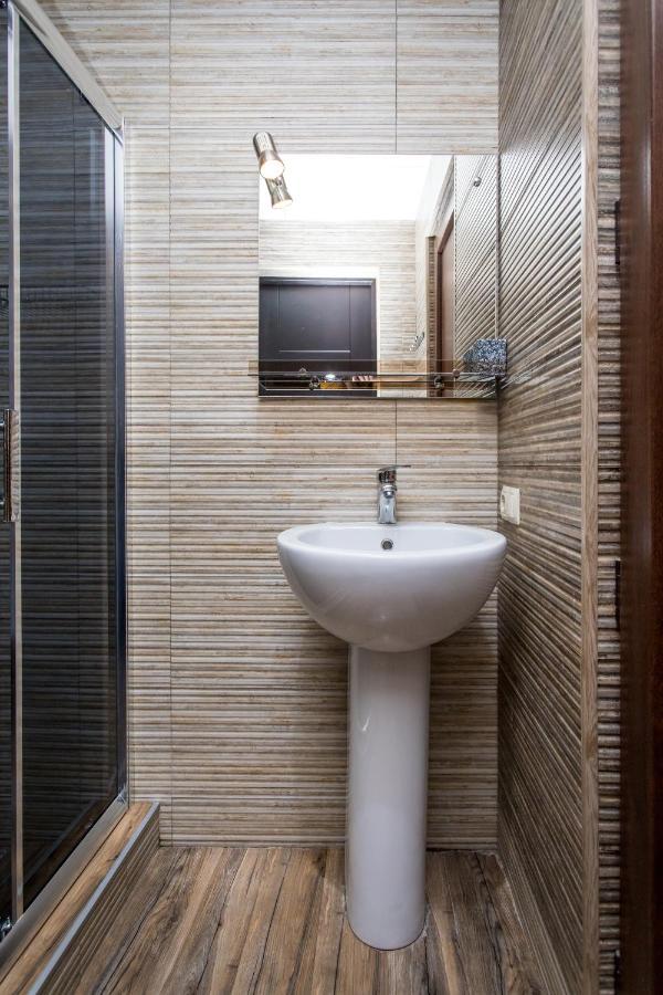 Hb Apartments Mari Brose Tbilisi ภายนอก รูปภาพ
