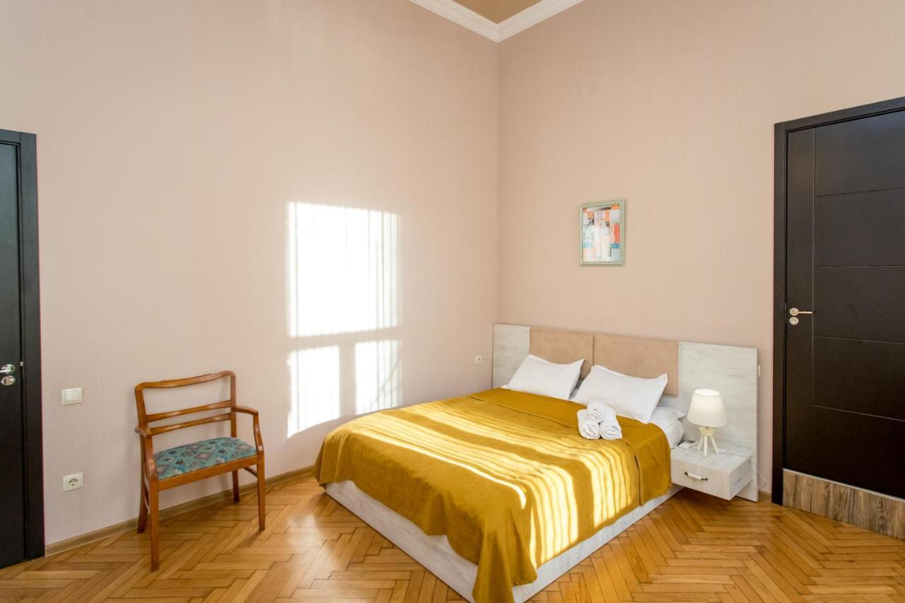 Hb Apartments Mari Brose Tbilisi ภายนอก รูปภาพ