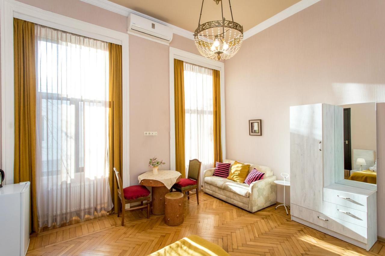 Hb Apartments Mari Brose Tbilisi ภายนอก รูปภาพ
