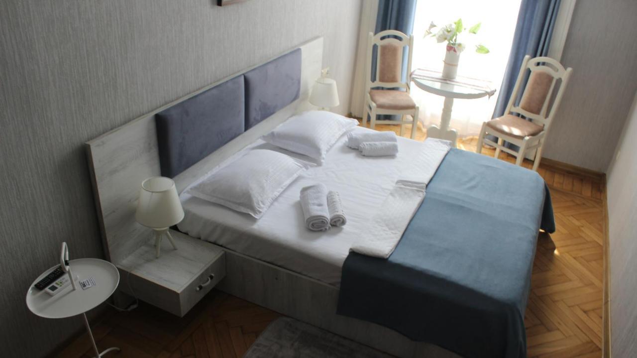 Hb Apartments Mari Brose Tbilisi ภายนอก รูปภาพ